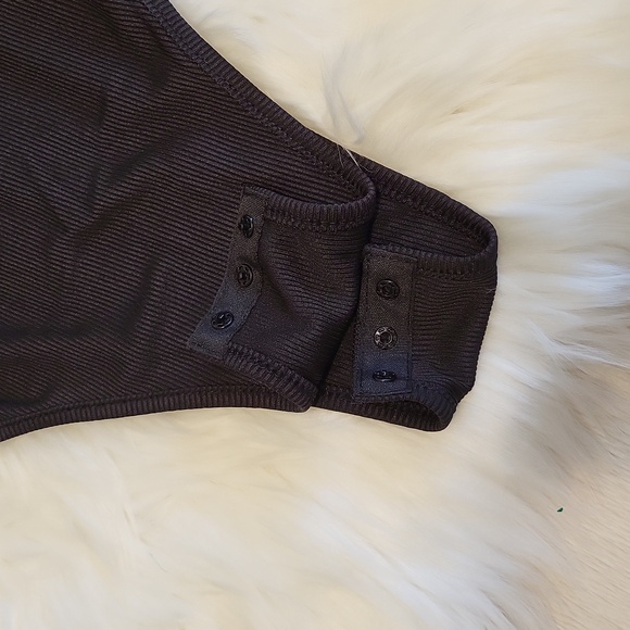 3 body suits - Picture 2 of 16